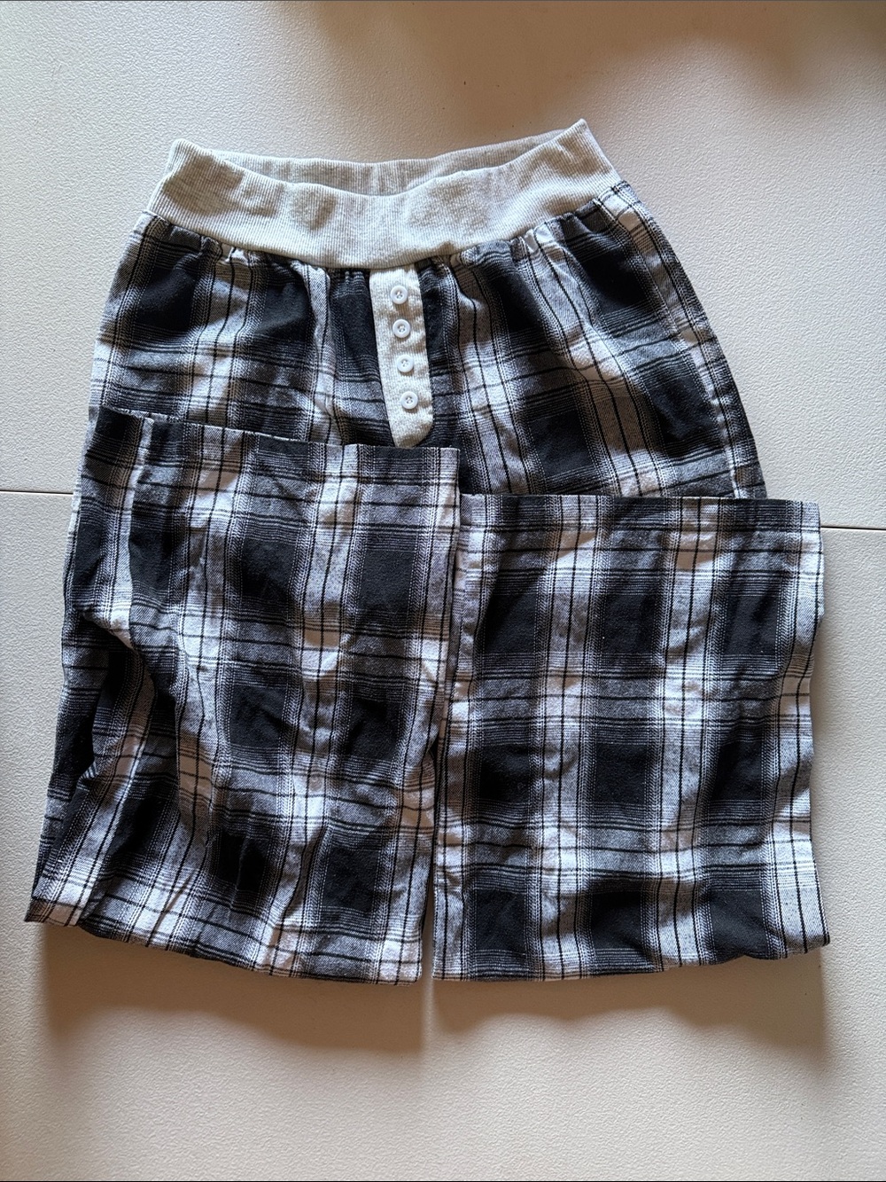 Shien Plaid Knit-Waist Black & White PJ bottoms Size: S